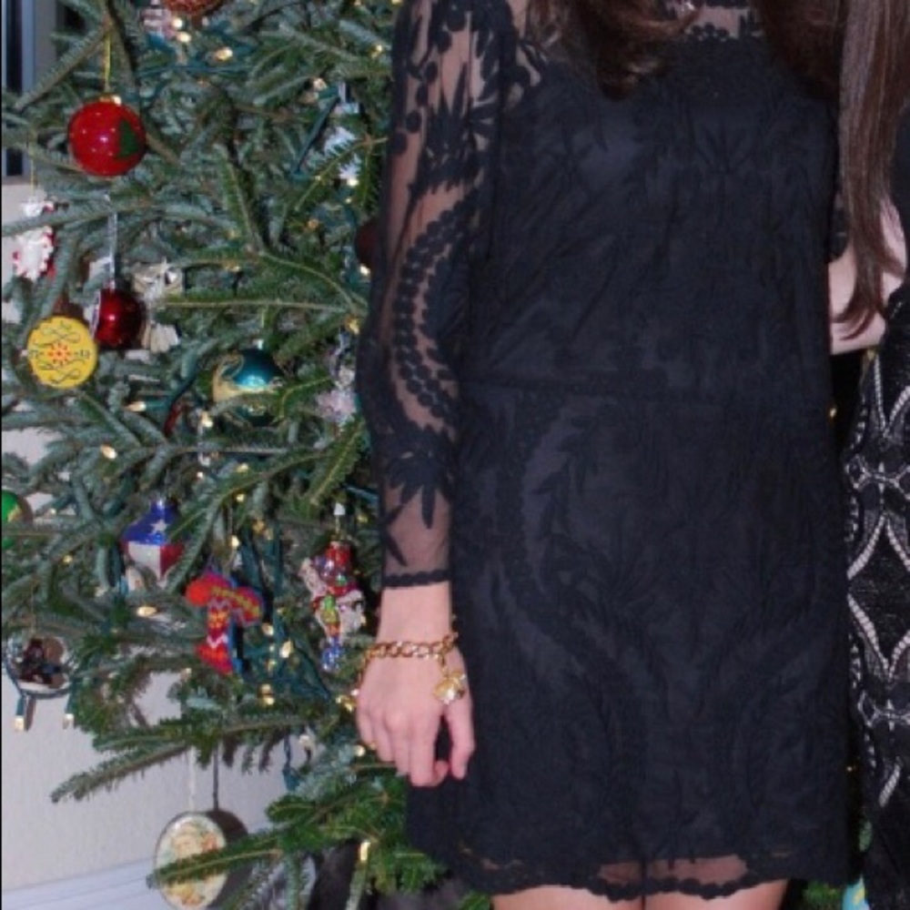 CLOSET CLOSING Lace Overlay Dress